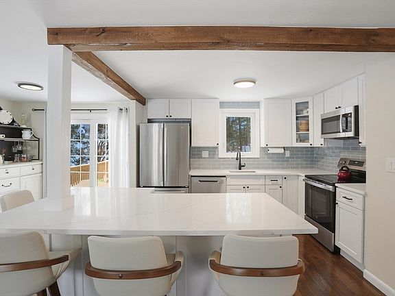 4th image of 17 Pine Haven Cir