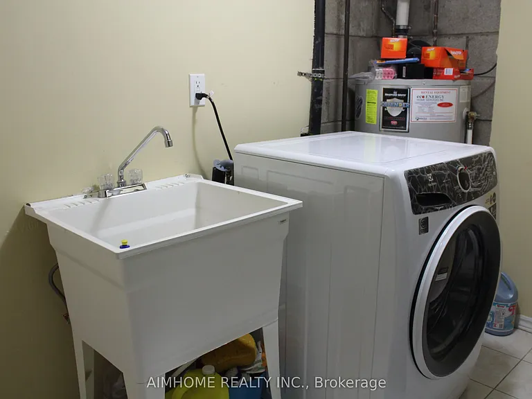 100 Fenelon Dr #LOWER — Photo 13
