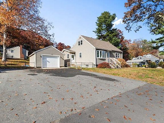 2nd image of 1298 Shawsheen St