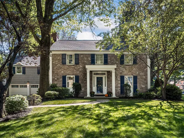 2215 S Shore Dr, Erie, PA 16505