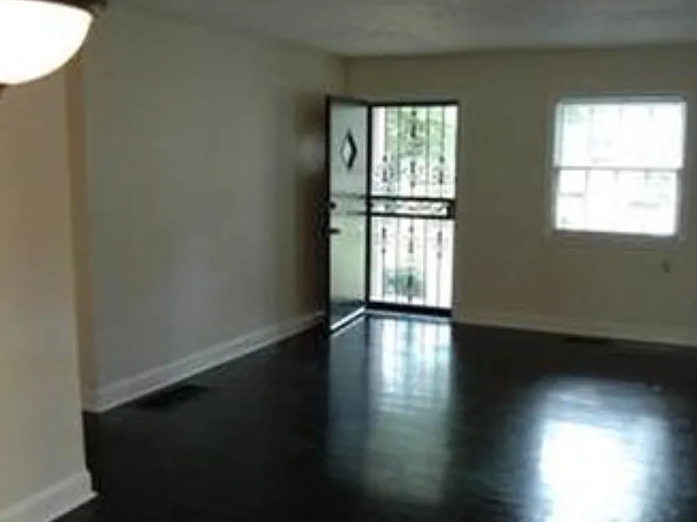 113 Howard St — Photo 11