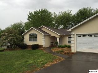 272 Lexington Pl, Sevierville, TN 37862
