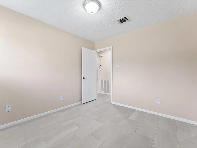 1431 Epsilon St — Photo 16
