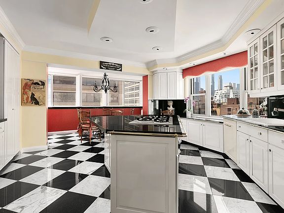 5th image of 931 Lexington Ave #12CD