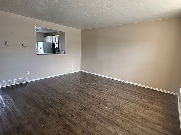 3rd image of 5736 W Loch Raven Ct