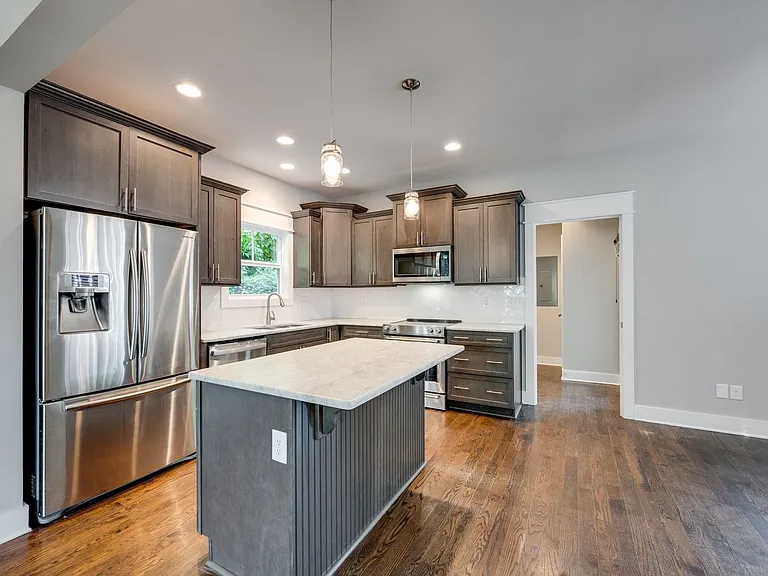 700A Eastland Ct — Photo 9