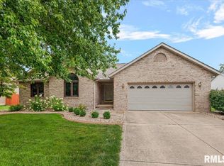 2213 Renwick Dr, Springfield, IL 62704