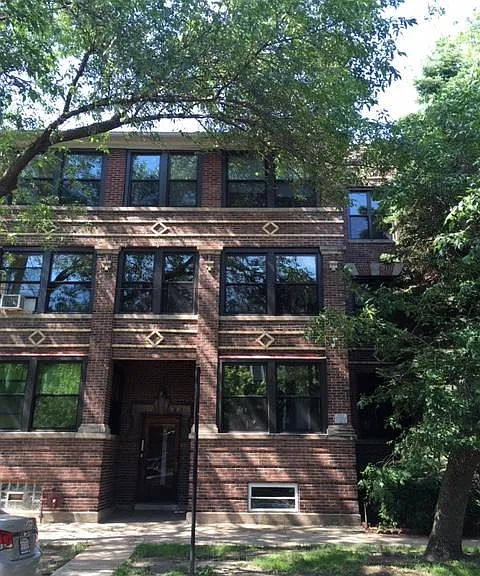 2200 W Berteau Ave #1 — Photo 1