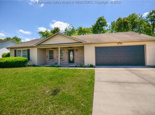 3037 Victorian Pl, Hurricane, WV 25526