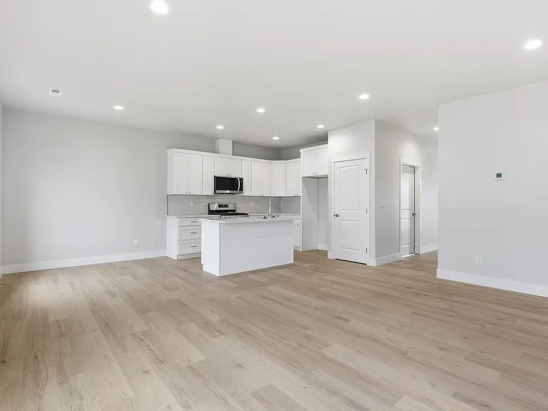 653 N Creative Way — Photo 9