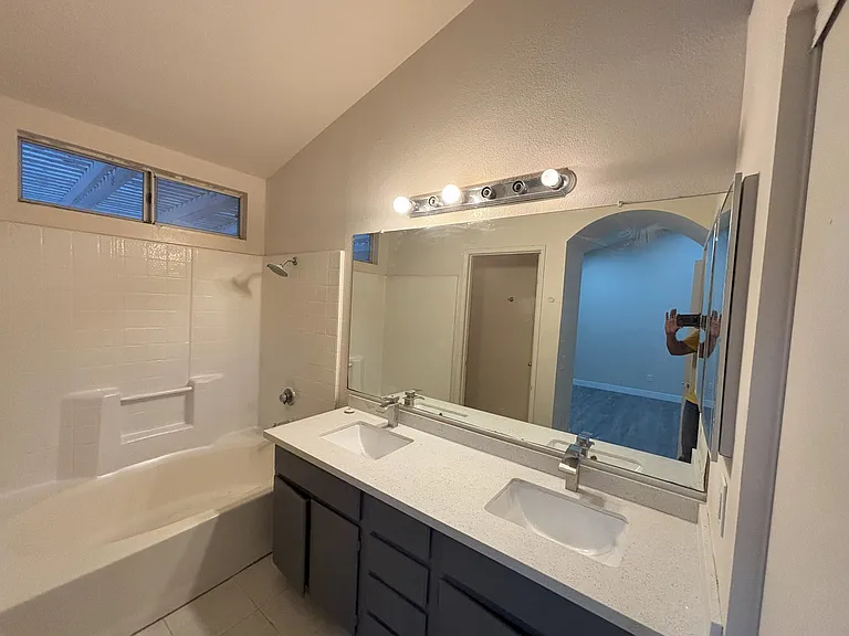 16135 Avenida De Loring — Photo 13