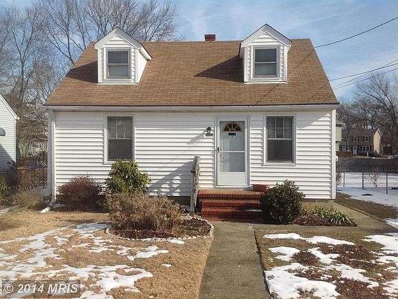 4th image of 202 Woods Dr