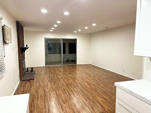 Living room, with recessed lighting