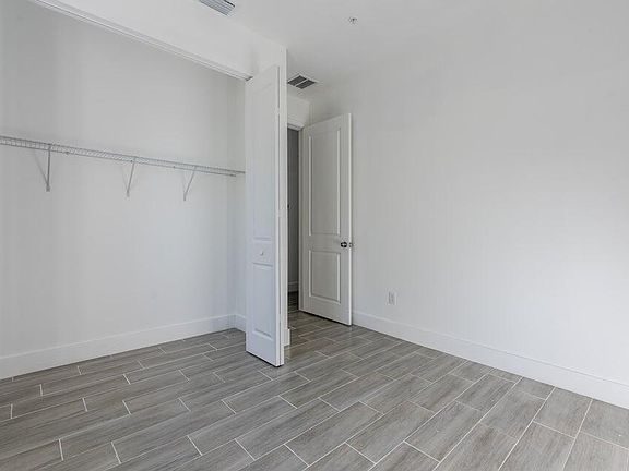 4th image of 248 Rotonda Blvd #3
