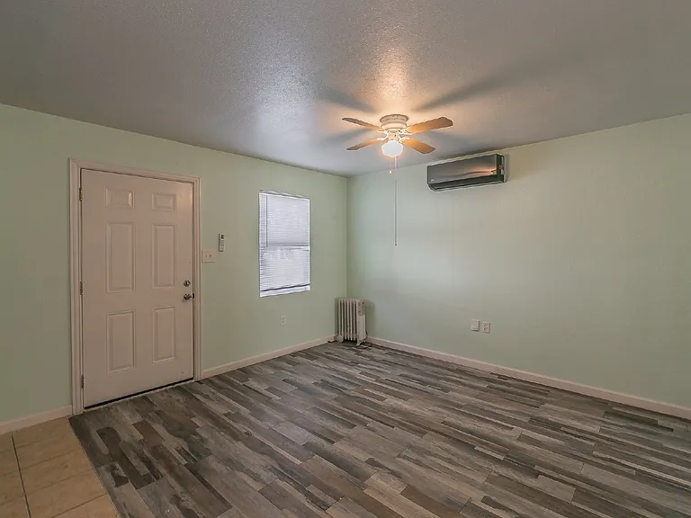 3524 Avenue M #B — Photo 2