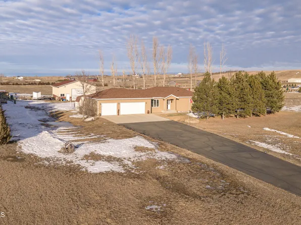 6280 62nd Ave SE, Bismarck, ND 58504