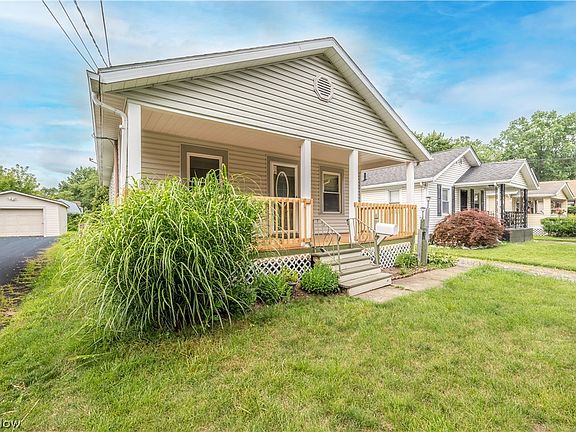 3rd image of 718 Virginia Ave