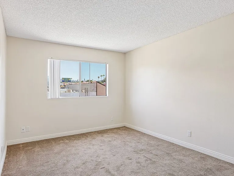 8541 Foothill Blvd., Sunland — Photo 42