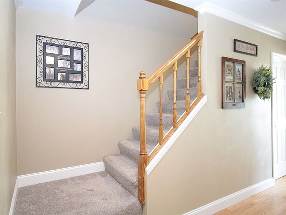 3rd image of 56 Clearview Pl