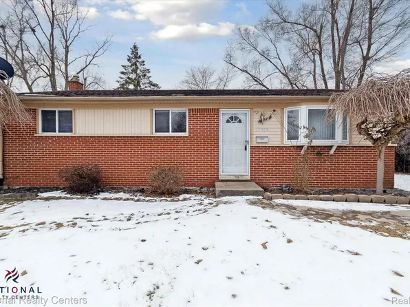 15504 Oakbrook St, Romulus, MI 48174