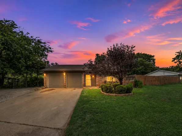 117 Myrtle Ct, Hurst, TX 76053