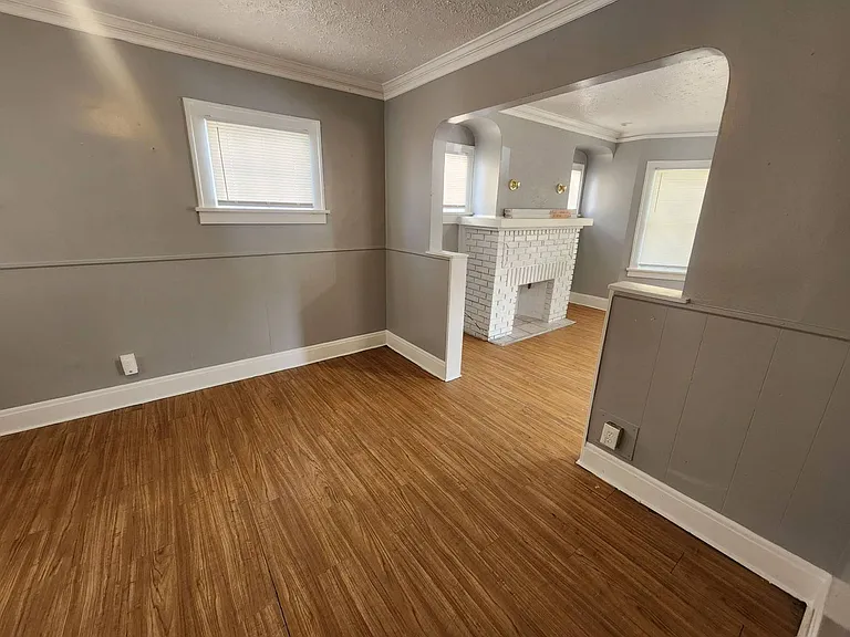 1506 Larchmont Rd — Photo 11
