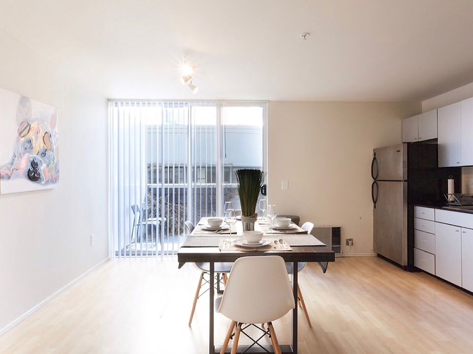 1st image of 320 W Ash St #203