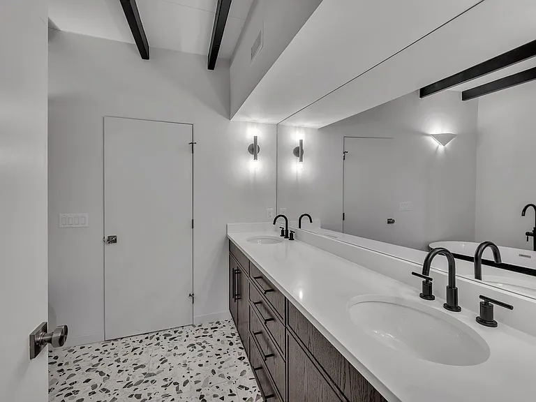 4601 Dustin Ln — Photo 31