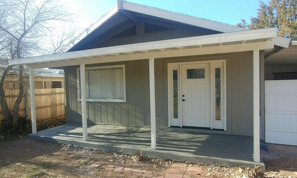 1st image of 711 W Colt Dr