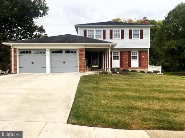 13 Aronimink Dr, Newark, DE 19711