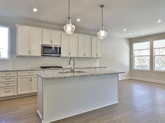 4th image of 2212 Silver Peak Dr