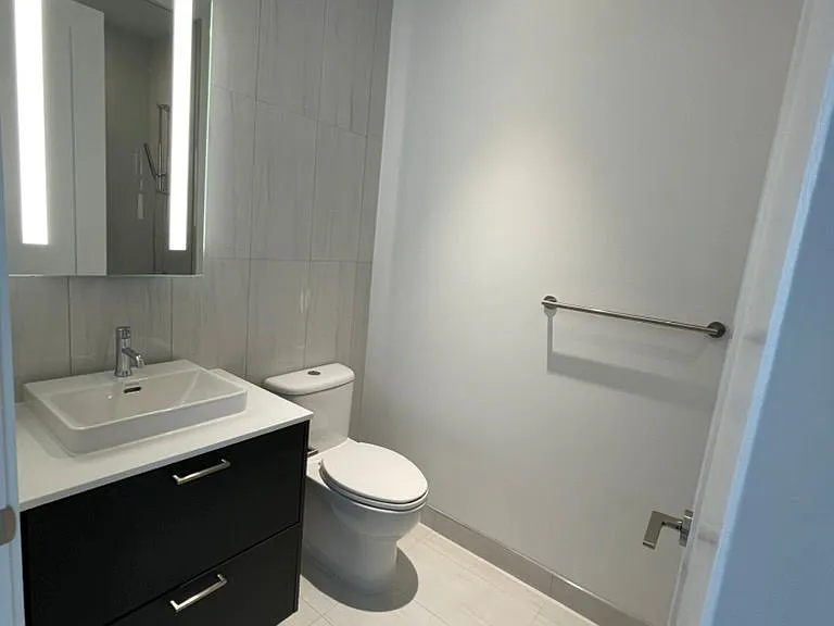 470 Front St W #2303 — Photo 22