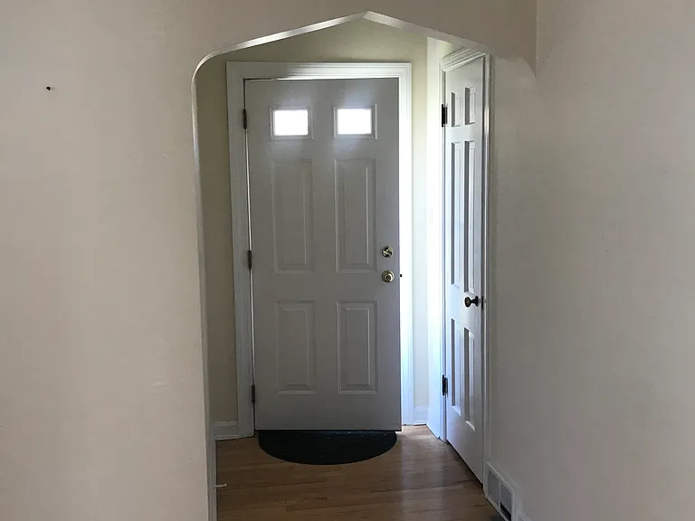 8060 Elmwood St — Photo 10