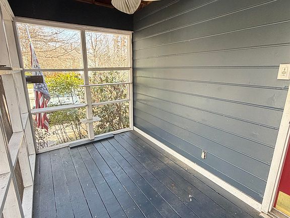 4th image of 26 Hidden Springs Rd