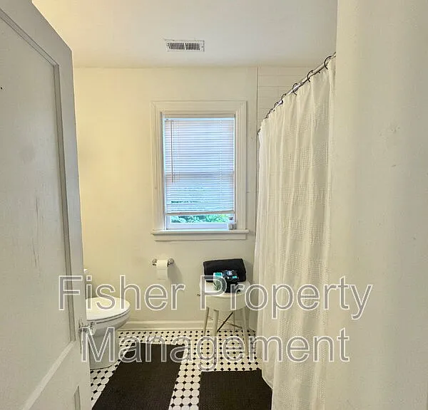 2205 Fenton St — Photo 12