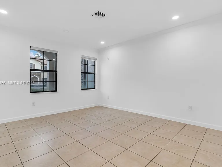 3202 SE 6th St #3202 — Photo 10