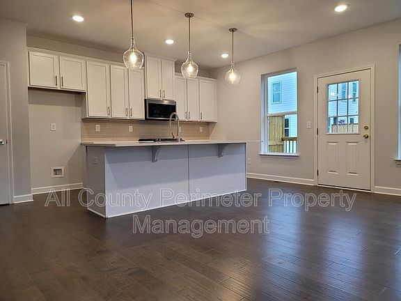 5th image of 30 Wren Dr