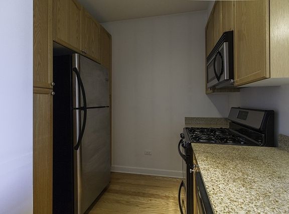 3rd image of 1400 S Michigan Ave APT 401