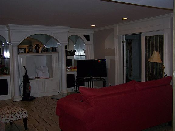 4th image of 32 Parkway Cir #32