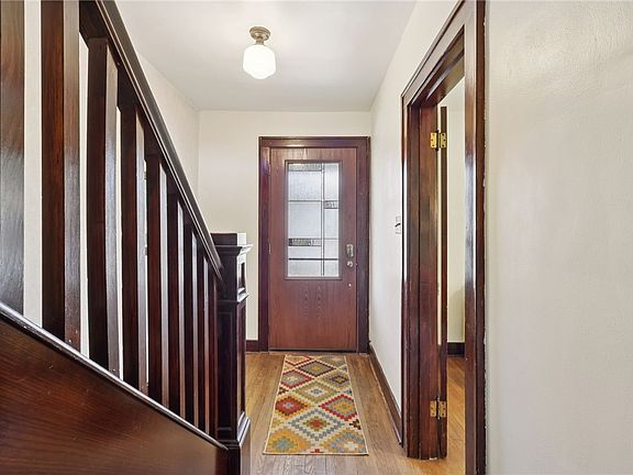 5th image of 318 42nd St