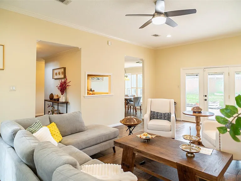 18310 Spellbrook Dr — Photo 36