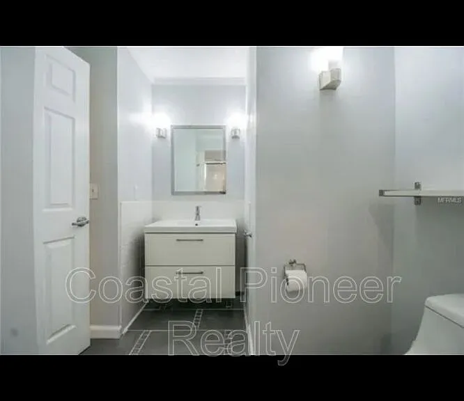 16101 Rambling Vine Dr E — Photo 16