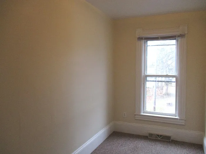 1118 Jefferson Ave #3 — Photo 8