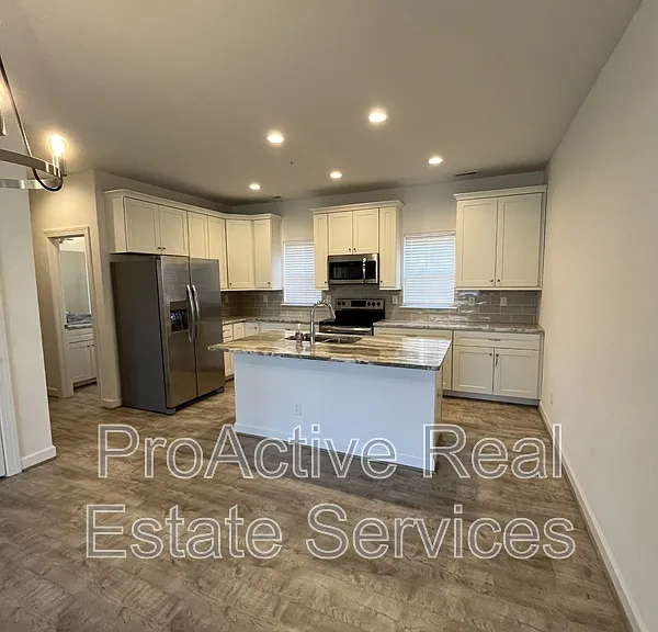 4323 Pinter Ln — Photo 15