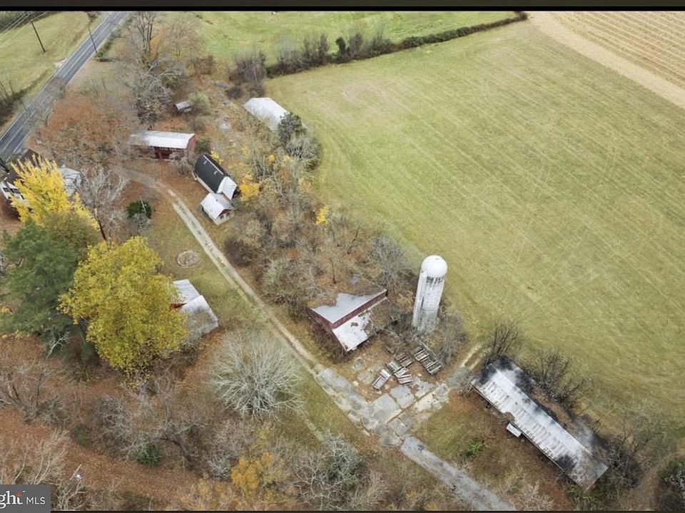 1st image of 416 Watsons Mill Rd