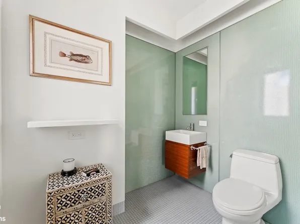 201 East 79th Street image 19 of 21