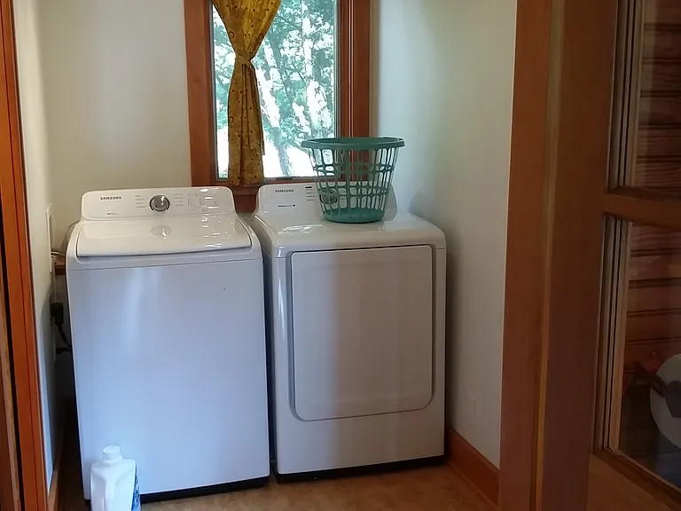 411 Crest Dr — Photo 13