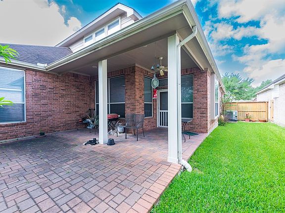 3rd image of 5223 Englewood Point Ct