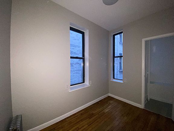 3rd image of 620 E 11th St APT 7