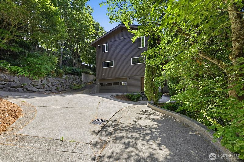 3rd image of 28611 16th Avenue S